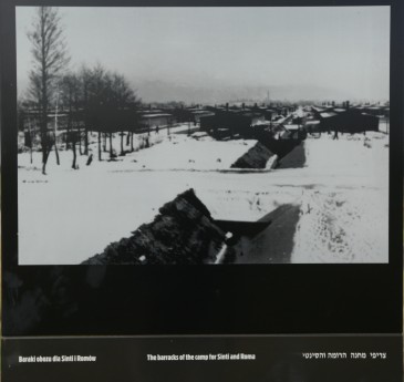 Zigeunerfamilienlager Zgodnie z wydanym przez Heinricha Himmlera 16 grudnia 1942 roku tzw. rozkazem owicimskim (Auschwitz-Erlass) do KL Auschwitz ....